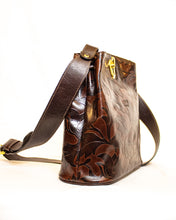 Load image into Gallery viewer, Flower Imprinted Crossbody Bag - (Mod. 1198)
