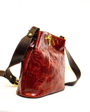 Load image into Gallery viewer, Flower Imprinted Crossbody Bag - (Mod. 1198)
