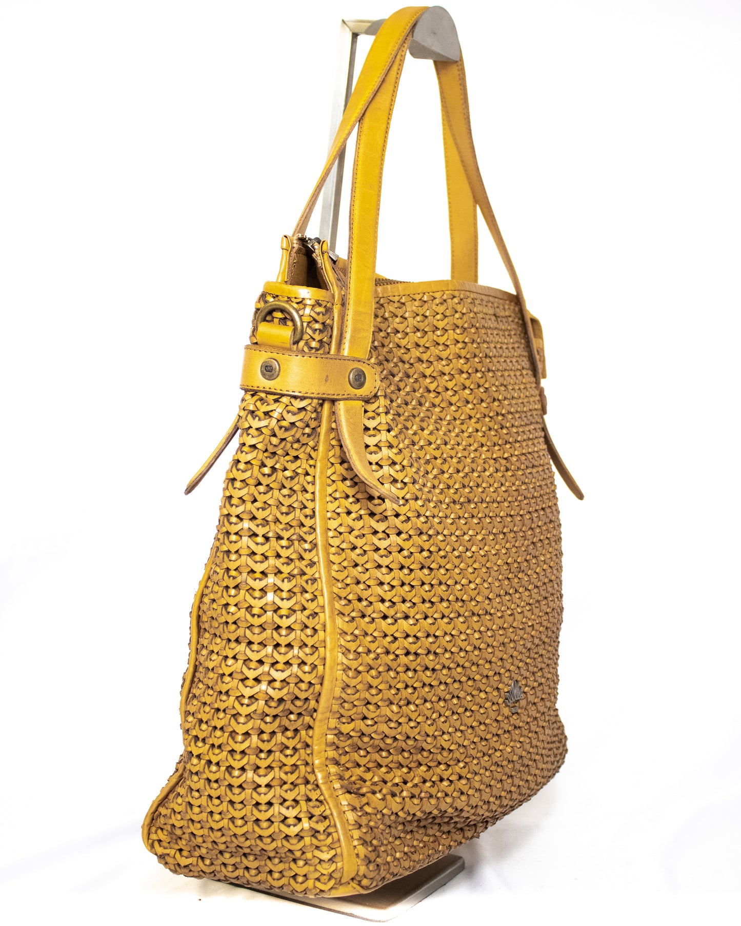 Stylish Interwoven Handbag - (Mod. 6735)