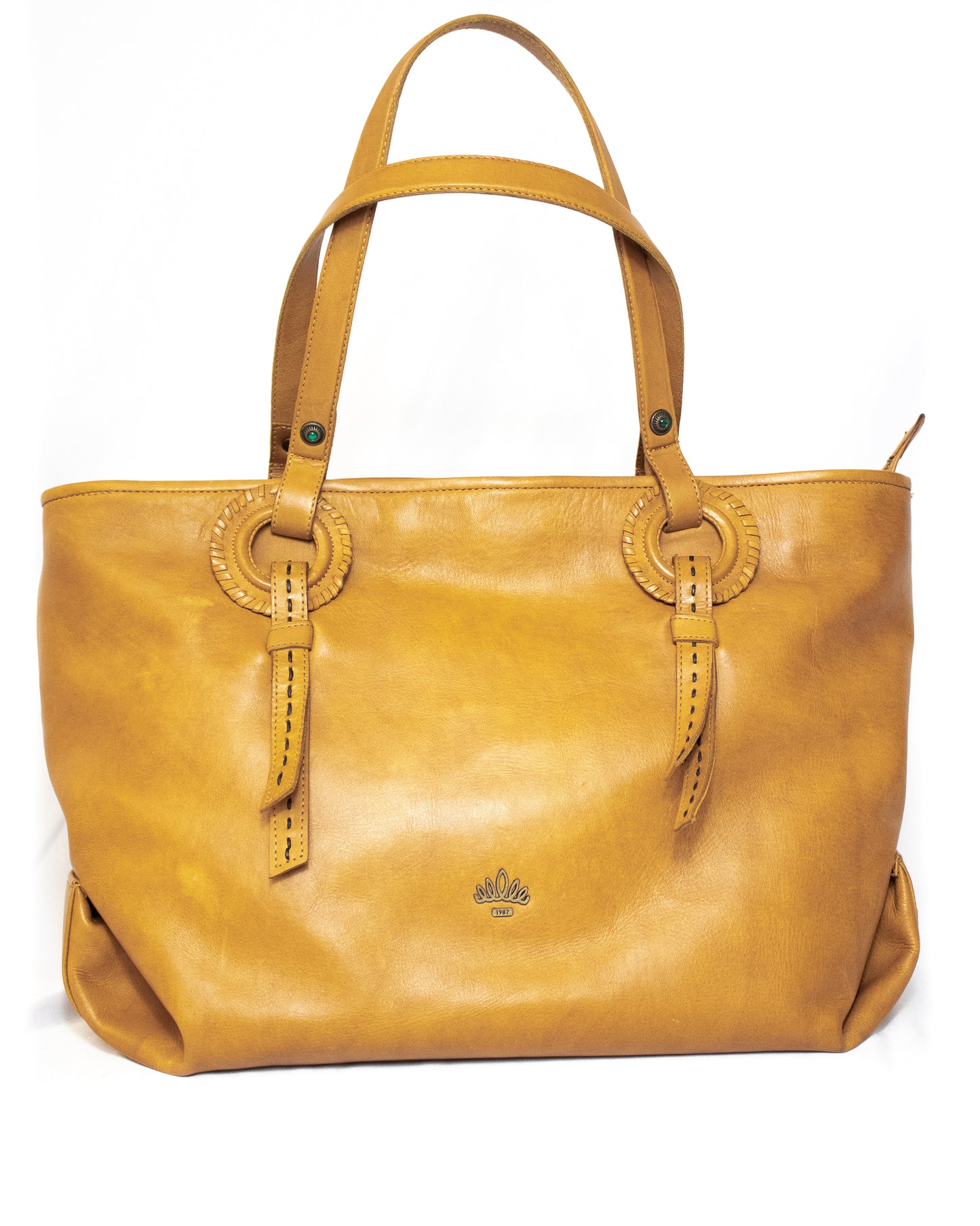 Stylish hand tanned bag - (Mod. 6752)