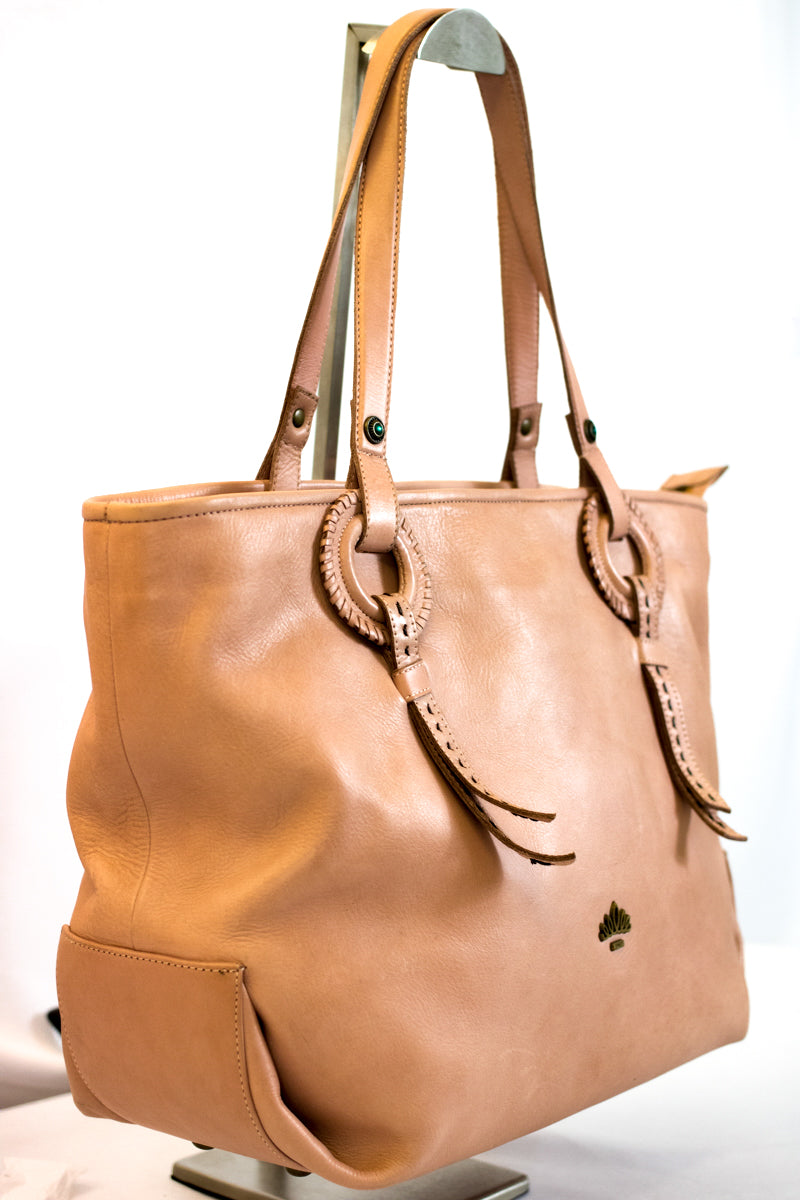 Stylish hand tanned bag - (Mod. 6752)