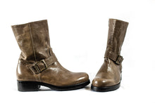 Load image into Gallery viewer, Nubuck Leather Ankle Boots - (Art. 7069)
