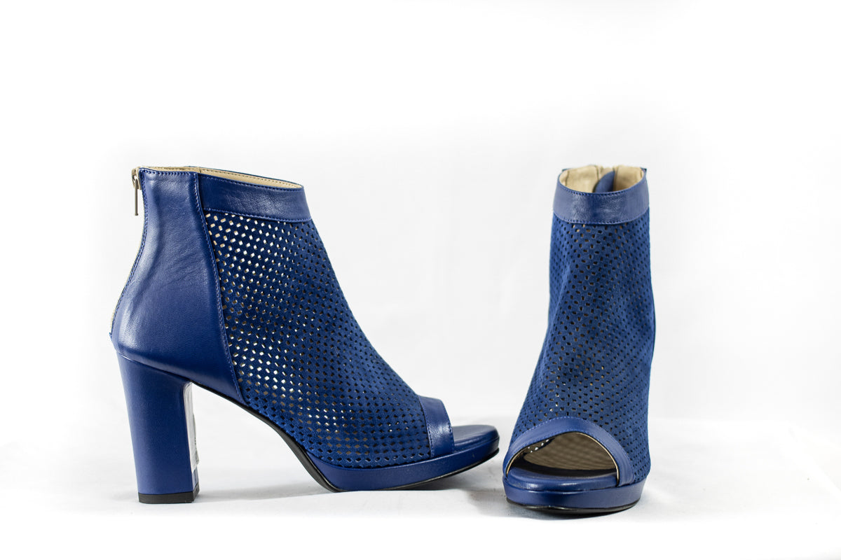 Stylish Perforated Summer Ankle Boots - (Art. 7078)