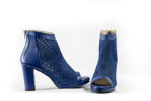 Load image into Gallery viewer, Stylish Perforated Summer Ankle Boots - (Art. 7078)
