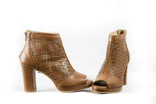 Load image into Gallery viewer, Stylish Perforated Summer Ankle Boots - (Art. 7078)
