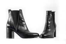 Load image into Gallery viewer, Chelsea Style Leather Boots - (Art. 7091)
