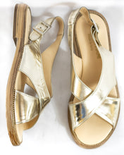 Load image into Gallery viewer, Classic Leather Flats - (Art. 7096)
