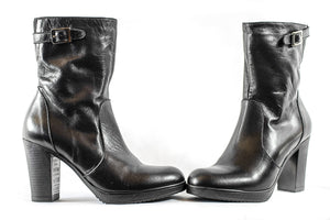 Leather Ankle Boots - (Art. 7070)