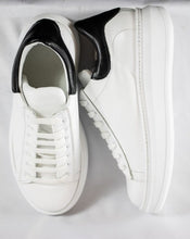 Load image into Gallery viewer, White Leather Sneakers - (Art. 2547)
