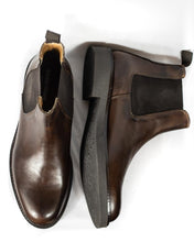 Load image into Gallery viewer, Classic Chelsea Style Leather Boots - Art. 7241
